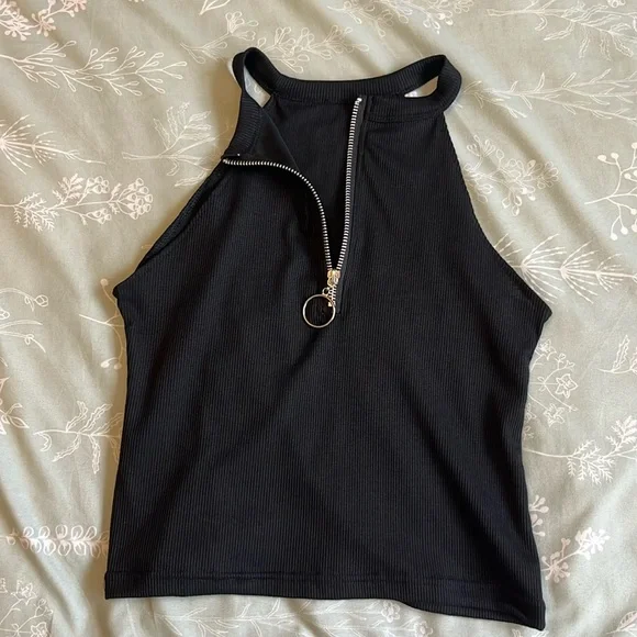 ‼️ LAST CHANCE ‼️ Racerback zip front tank top - Picture 1 of 5